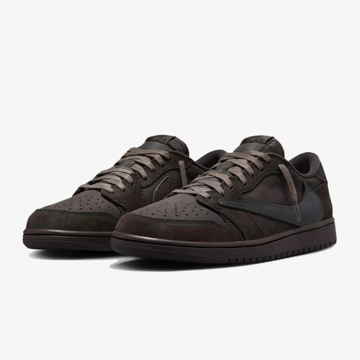Low-Top Retro Basketball Sneakers for Men and Women